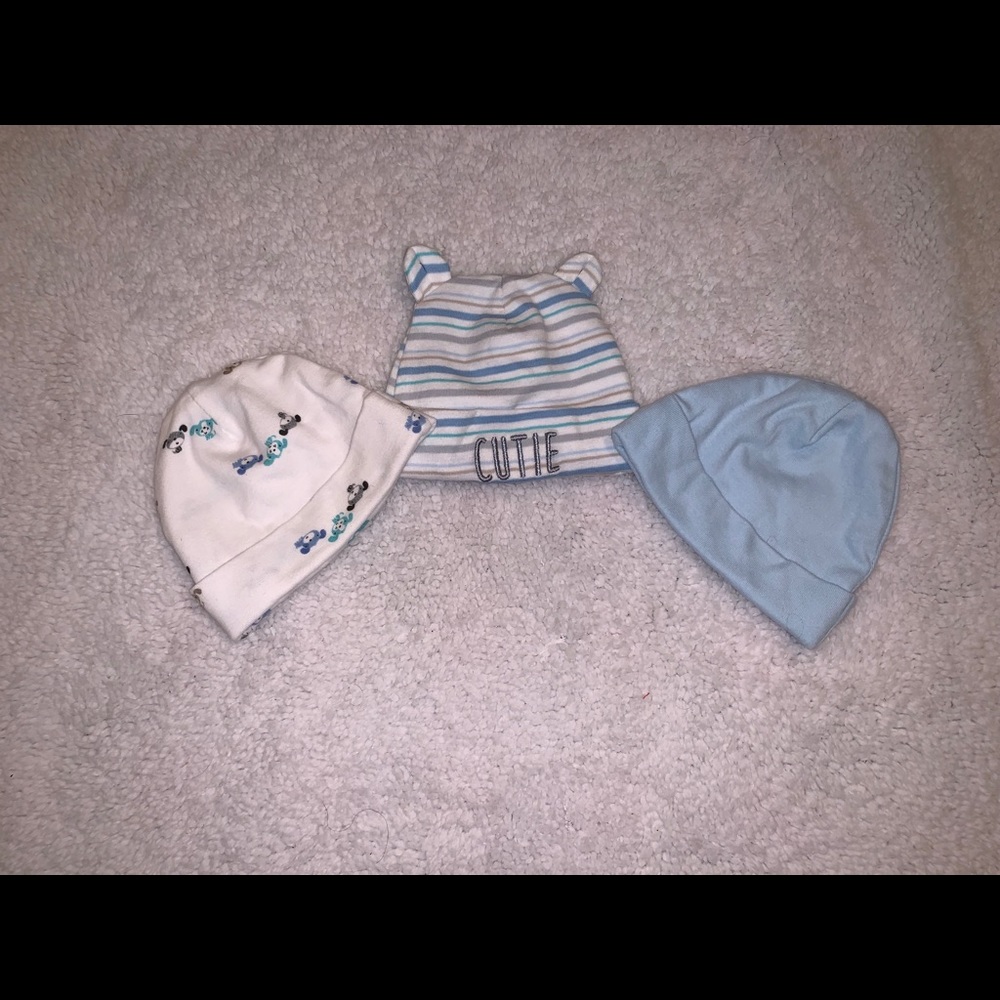 3 Baby Hats 💚
